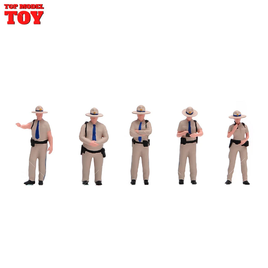 Painted Miniatures 1/64 American Road Patrolman 5-Person Group Male Scene Figure Doll Unpainted Model for Car Vehicles Decoratio