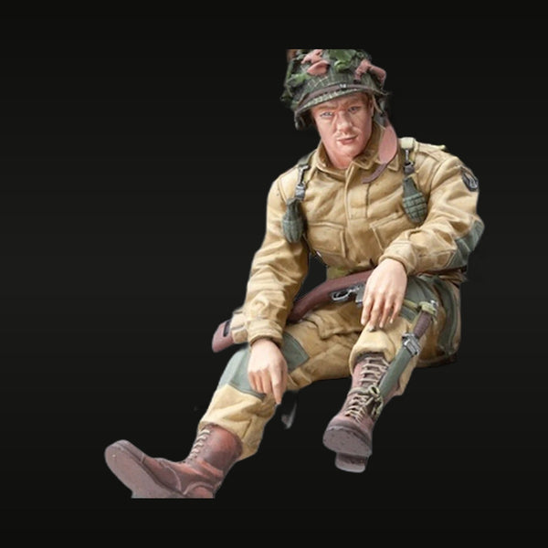 WWII US Army Soldier Seated with M1 Garand 1/16 Resin Figure Kit