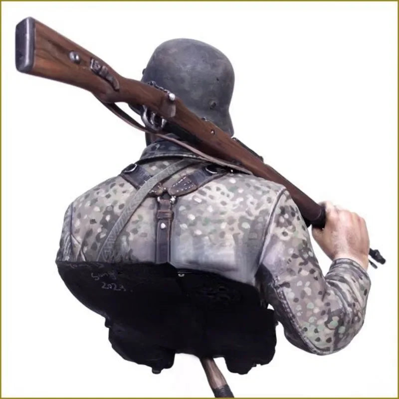 WWII German Soldier with Kar98k Camouflage Smock 1/10 Resin Bust - resin model view 2