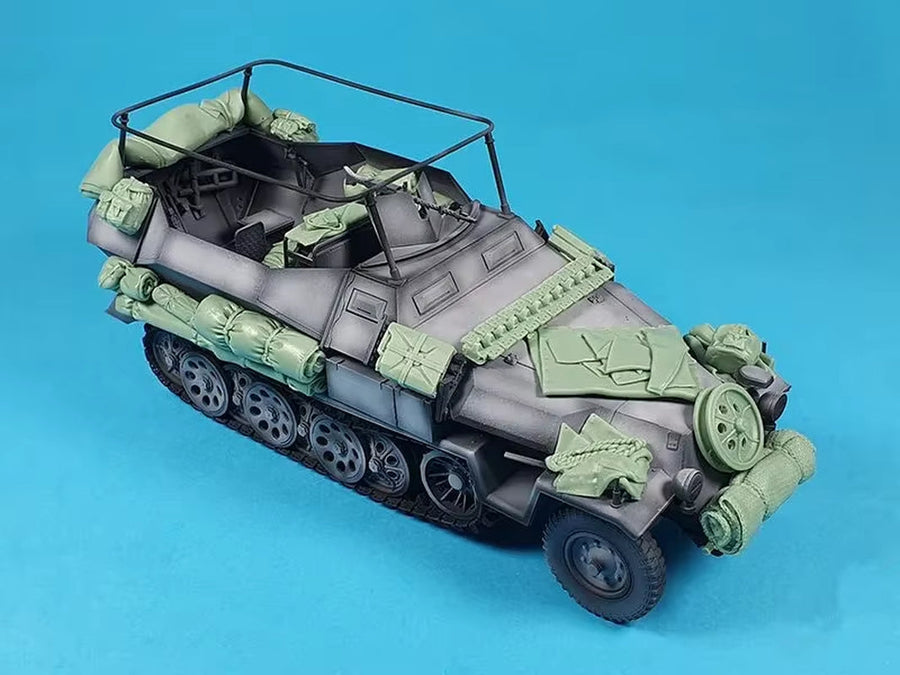 WWII German Sd.Kfz.251 Halftrack with Stowage 1/35 Resin Vehicle Kit - unpainted resin model kit