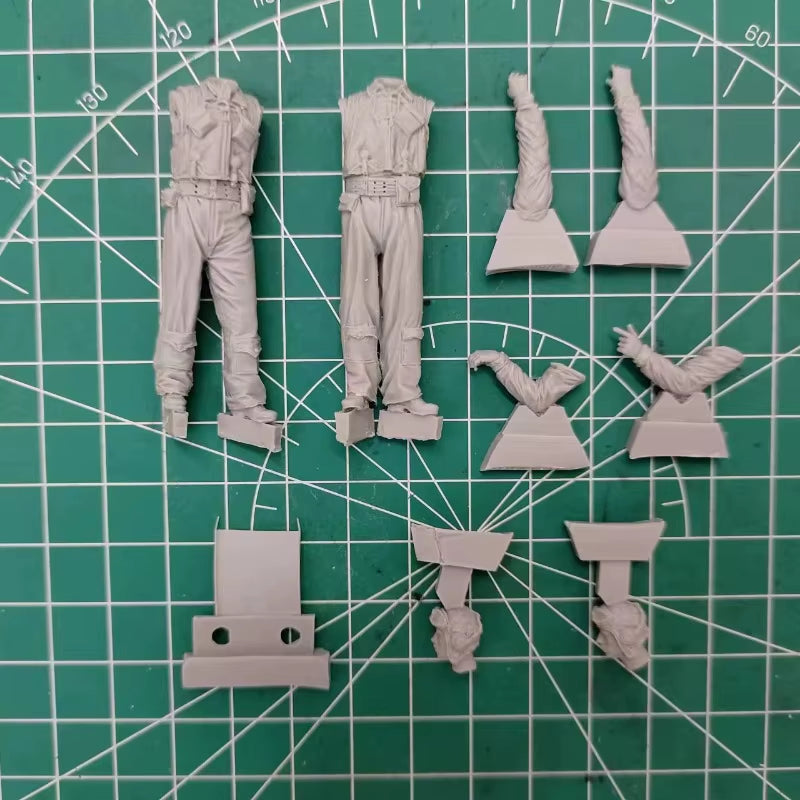 WWII US Navy Pilot Set Two Figures Flight Suit 1/32 Resin Kit - resin model view 2