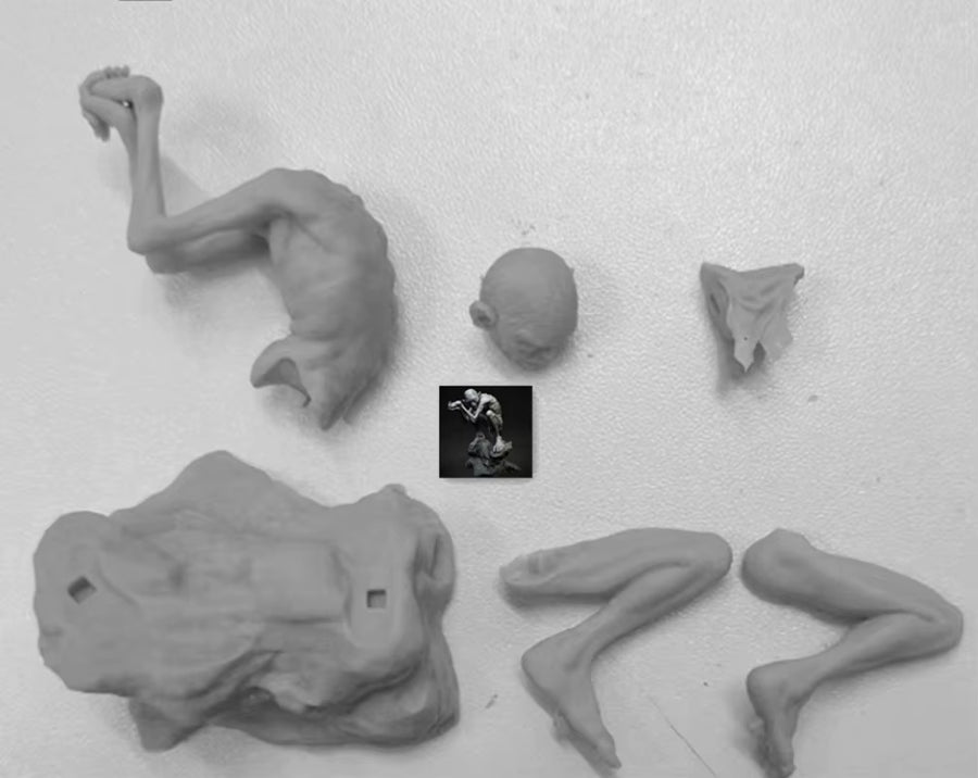 Fantasy Alien Creature Bust with Elongated Neck 1/24 Resin Bust Kit - resin model view 3
