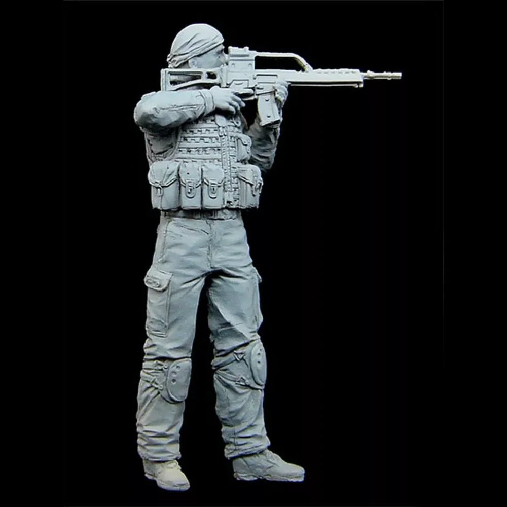 1/35 Modern Soldier Kneeling and Aiming Rifle, Resin Model Figure Kit, Unassembled and Unpainted