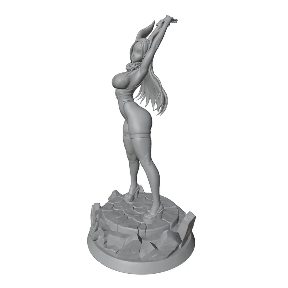 1/24 Female Warrior in Aggressive Stance, Resin Model Figure Kit, Anime Theme, Unassembled and Unpainted
