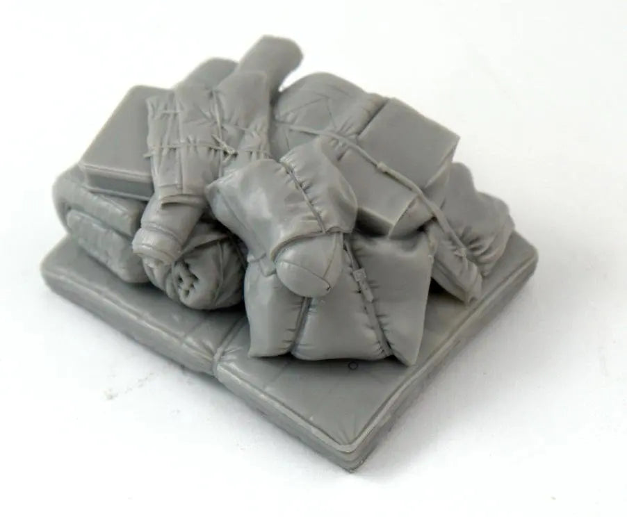 1/35 Modern Infantryman in Tactical Vest with Rifle, Resin Model Figure Kit, Unassembled and Unpainted