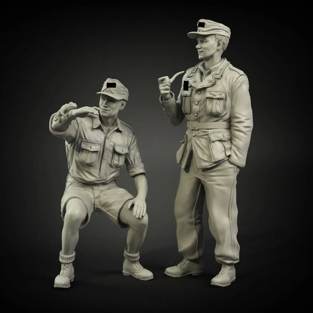 1/35 WWII Tropical Uniform Officer and Soldier, 2 Figures, Resin Model Figure Kit, Unassembled and Unpainted
