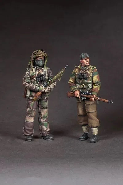 1/35 Modern NATO Infantry Soldiers, 2 Figures, Resin Model Figure Kit, Unassembled and Unpainted