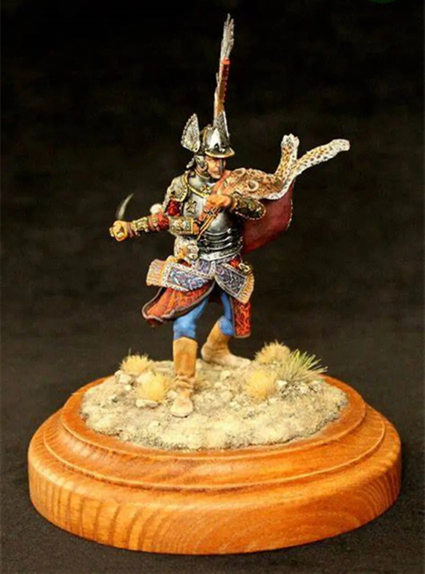 1/24 Aztec Warrior with Feathered Headdress, Resin Model Figure Kit, Fantasy Theme, Unassembled and Unpainted