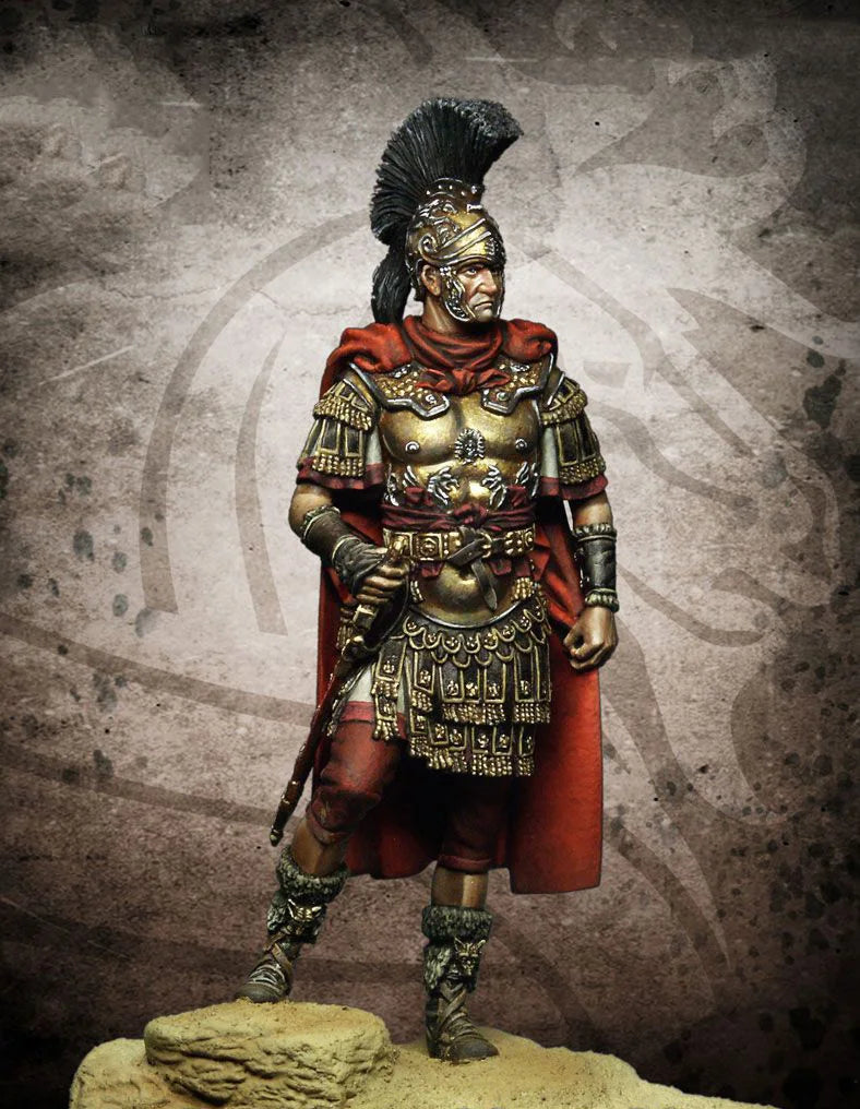 1/24 Ancient Roman General with Crested Helmet and Red Cloak, Resin Model Figure Kit, Unassembled and Unpainted