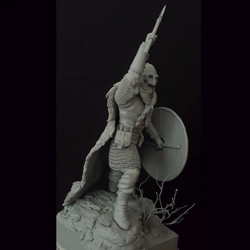 1/24 Medieval Viking Axeman with Ornate Knotwork Shield, Resin Model Figure Kit, Unassembled and Unpainted