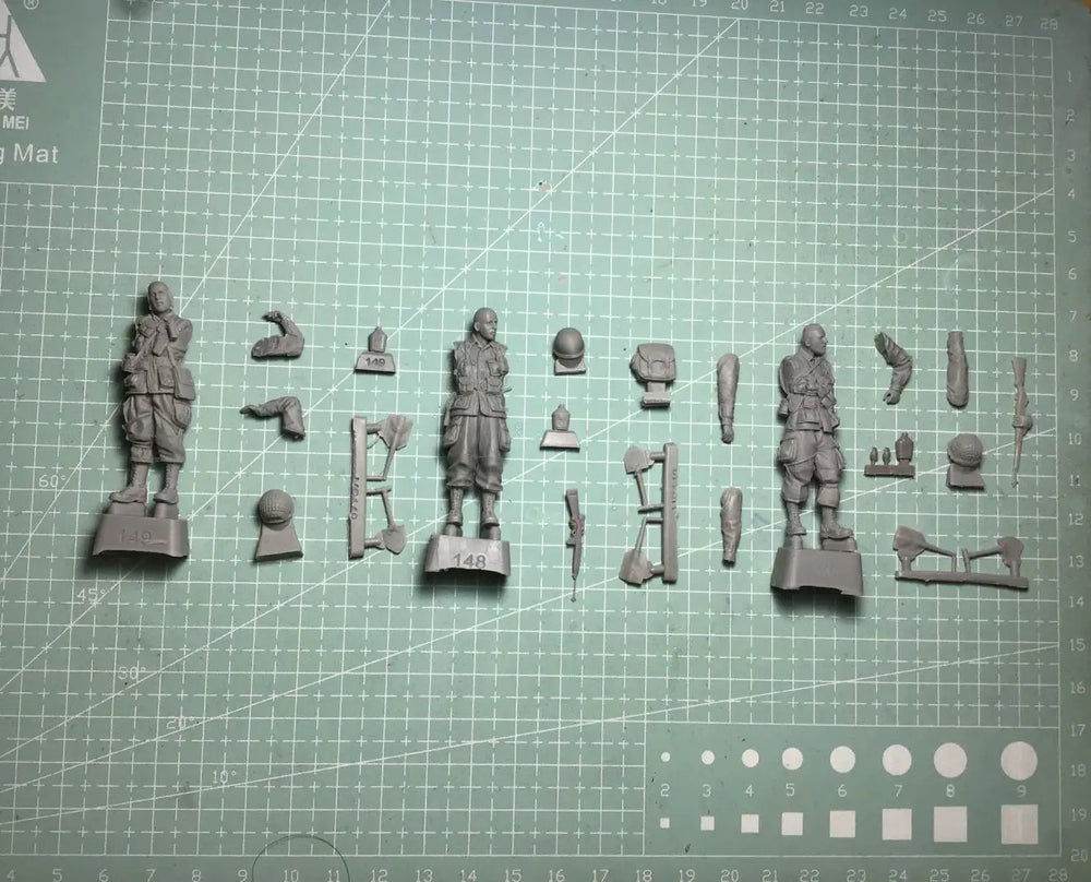 1/35 WWI British/American Soldiers, 3 Figures, Resin Model Figure Kit, Unassembled and Unpainted