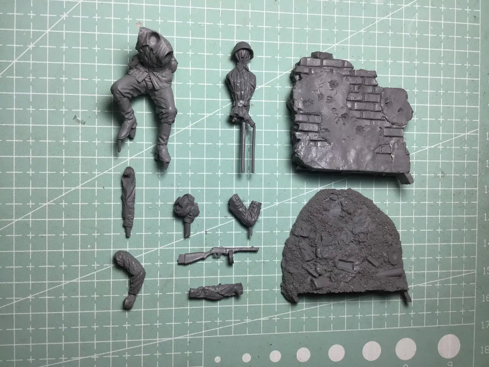 1/35 Modern German Soldier Defending Sandbags, Resin Model Figure Kit, Unassembled and Unpainted