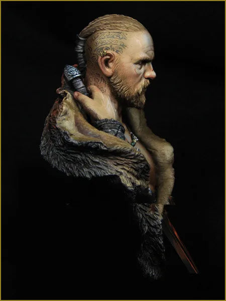 1/10 Medieval Viking Warrior with Braided Beard and Axe, Resin Model Bust Kit, Unassembled and Unpainted