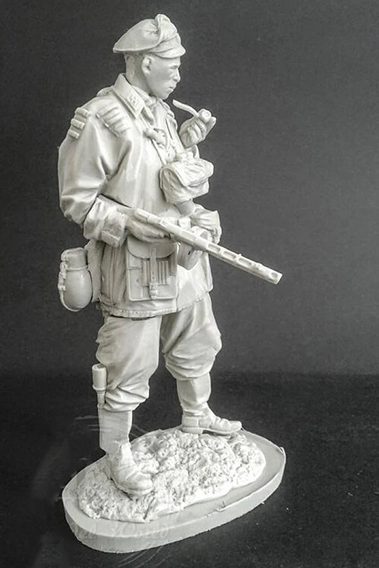 1/16 WWII German Infantry with Rifle and Submachine Gun, Resin Model Figure Kit, Unassembled and Unpainted