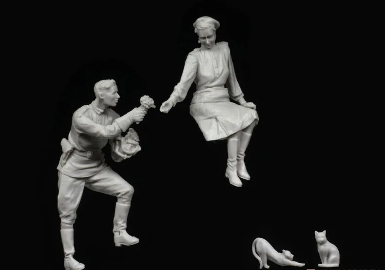 1/35 WWI Soldiers with Concertina Player and Animals, 8 Figures, Resin Model Figure Kit, Unassembled and Unpainted