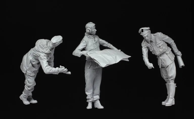 1/35 WWII German Soldiers and Tank Crew, 7 Figures, Resin Model Figure Kit, Unassembled and Unpainted