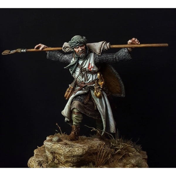 1/24 Medieval Crusader Warrior with Polearm, Resin Model Figure Kit, Unassembled and Unpainted