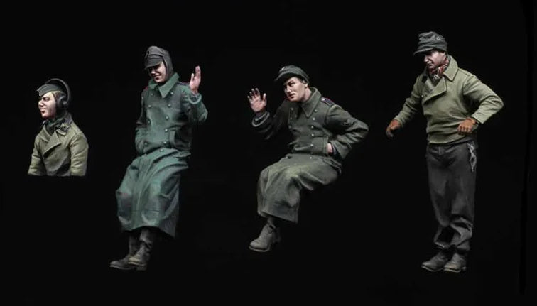 1/35 WWII German Panzer Crew at Action Stations, 9 Figures, Resin Model Figure Kit, Unassembled and Unpainted