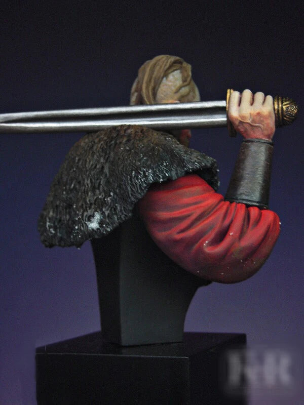 1/12 Medieval Viking Warrior with Fur Cape and Braided Beard, Resin Model Bust Kit, Unassembled and Unpainted