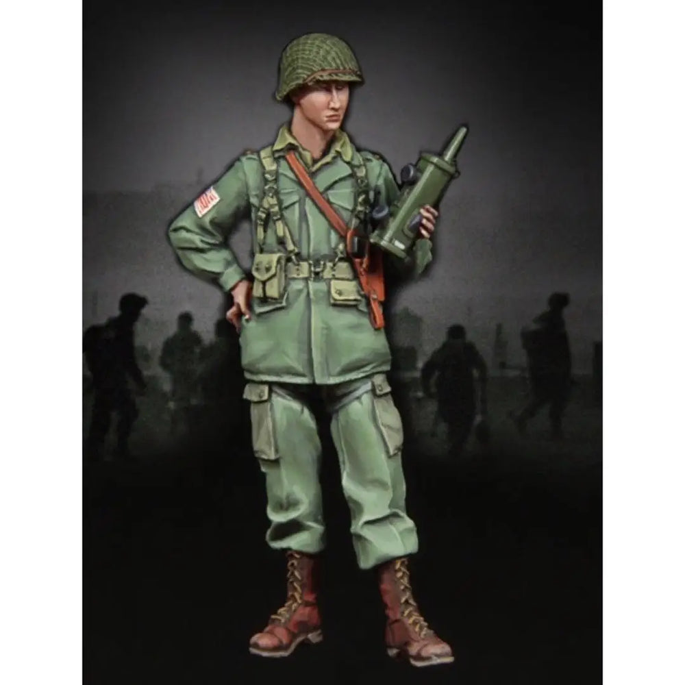1/35 WWII Soviet Infantry with Submachine Gun, Resin Model Figure Kit, Unassembled and Unpainted
