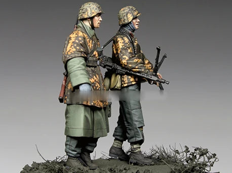 1/35 WWII German Infantry with Panzerfaust, 2 Figures, Resin Model Figure Kit, Unassembled and Unpainted