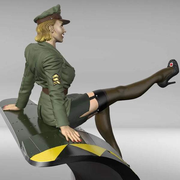1/35 WWII German Female Officer Leg Raised, Resin Model Figure Kit, Unassembled and Unpainted