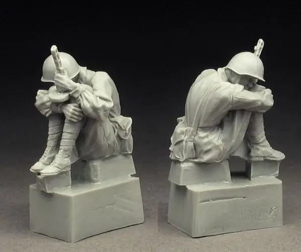 1/35 Modern Soldier Crouching with Rifle, Resin Model Figure Kit, Unassembled and Unpainted