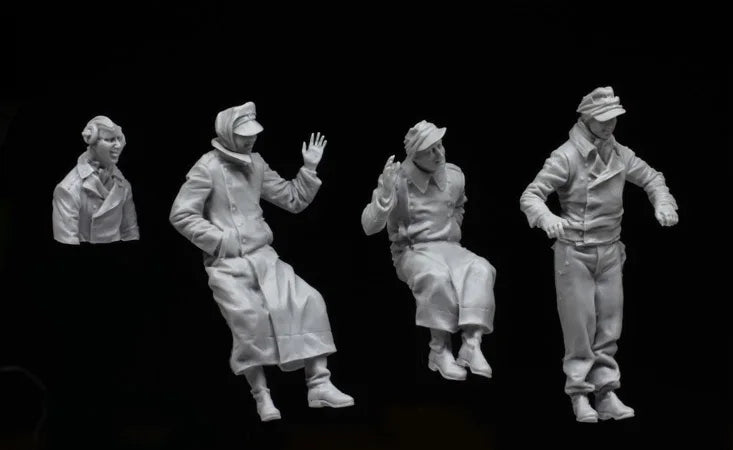 1/35 WWII German Panzer Crew & Infantry, 8 Figures, Resin Model Figure Kit, Unassembled and Unpainted
