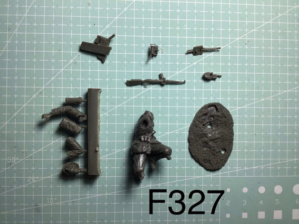1/35 Modern Soldier with Rifle, Resin Model Figure Kit, Unassembled and Unpainted
