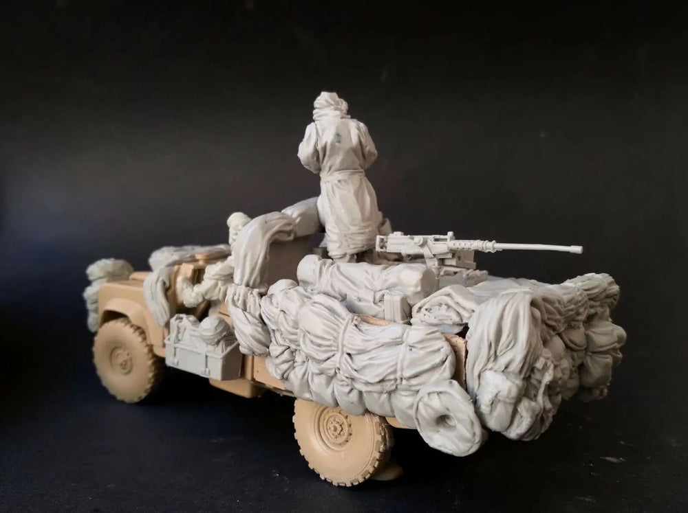 1/35 Soviet Infantry Squad with Truck Transport, 6 Figures, Resin Model Figure Kit, Military Theme, Unassembled and Unpainted