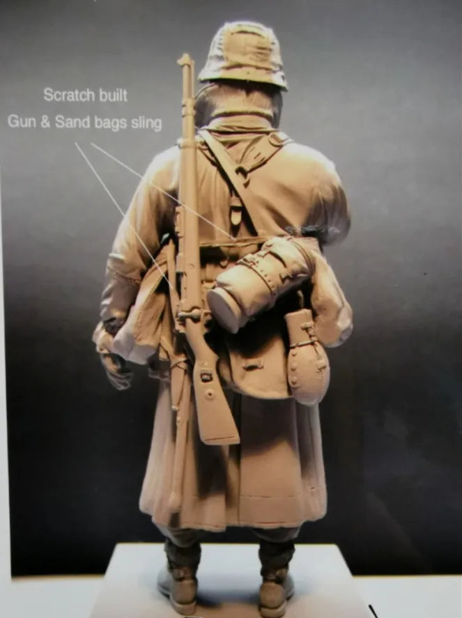 1/16 WWII German Infantry Soldier with Rifle, Resin Model Figure Kit, Unassembled and Unpainted
