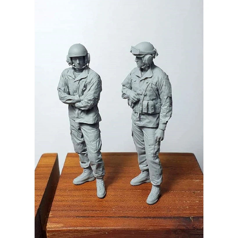 1/35 Modern Tactical Soldiers Standing Ready, 2 Figures, Resin Model Figure Kit, Unassembled and Unpainted