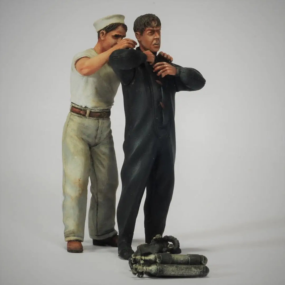 1/35 WWII 1940s Detective Interrogating Suspect, 2 Figures, Resin Model Figure Kit, Unassembled and Unpainted