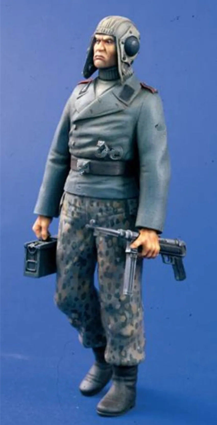 Modern Female Tactical Operator with Comms Headset, Resin Model Figure Kit, Unassembled and Unpainted