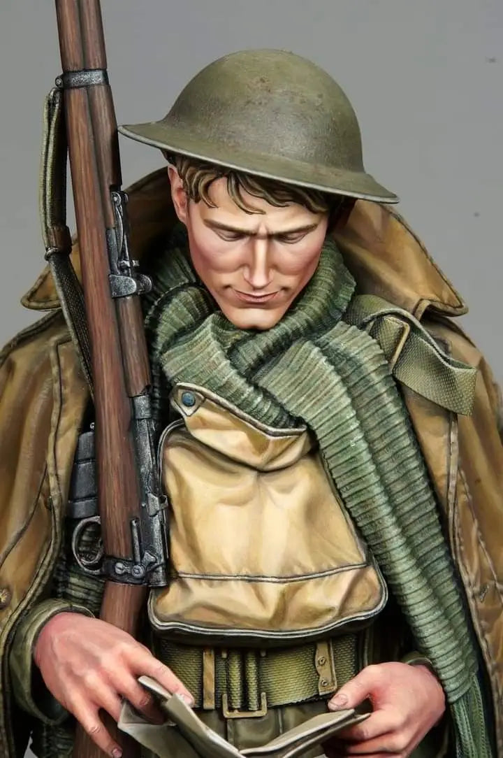 1/10 WWI British Infantryman with Lee-Enfield, Resin Model Bust Kit, Unassembled and Unpainted