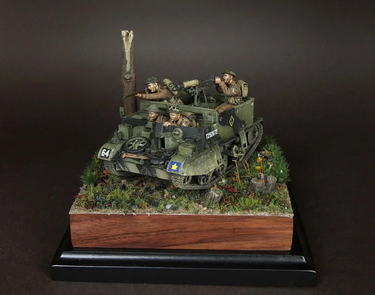1/35 WWII With Infantry, 4 Figures, Resin Model Diorama Kit, Unassembled and Unpainted