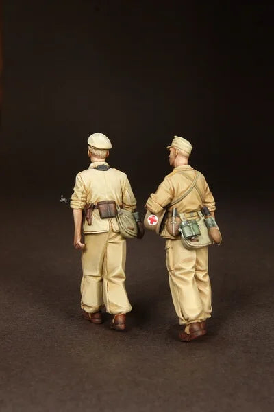 1/35 WWII Japanese Infantry in Tropical Uniform, 2 Figures, Resin Model Figure Kit, Unassembled and Unpainted