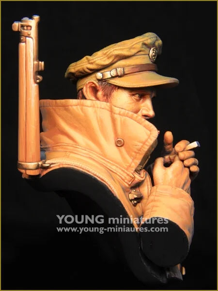 1/10 WWII German Officer with Field Periscope, Resin Model Bust Kit, Unassembled and Unpainted
