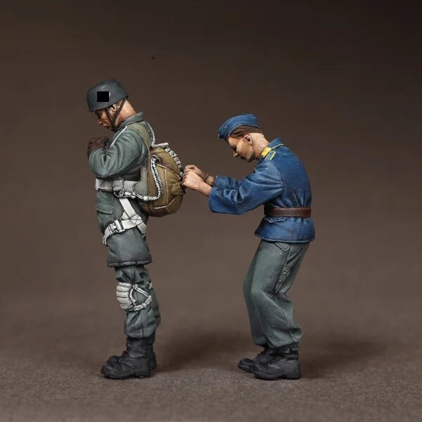 1/35 WWII German Soldier Trading with French, 3 Figures, Resin Model Figure Kit, Unassembled and Unpainted