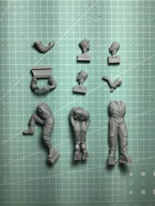 1/35 Modern Soldiers in Prone Positions, 6 Figures, Resin Model Figure Kit, Unassembled and Unpainted