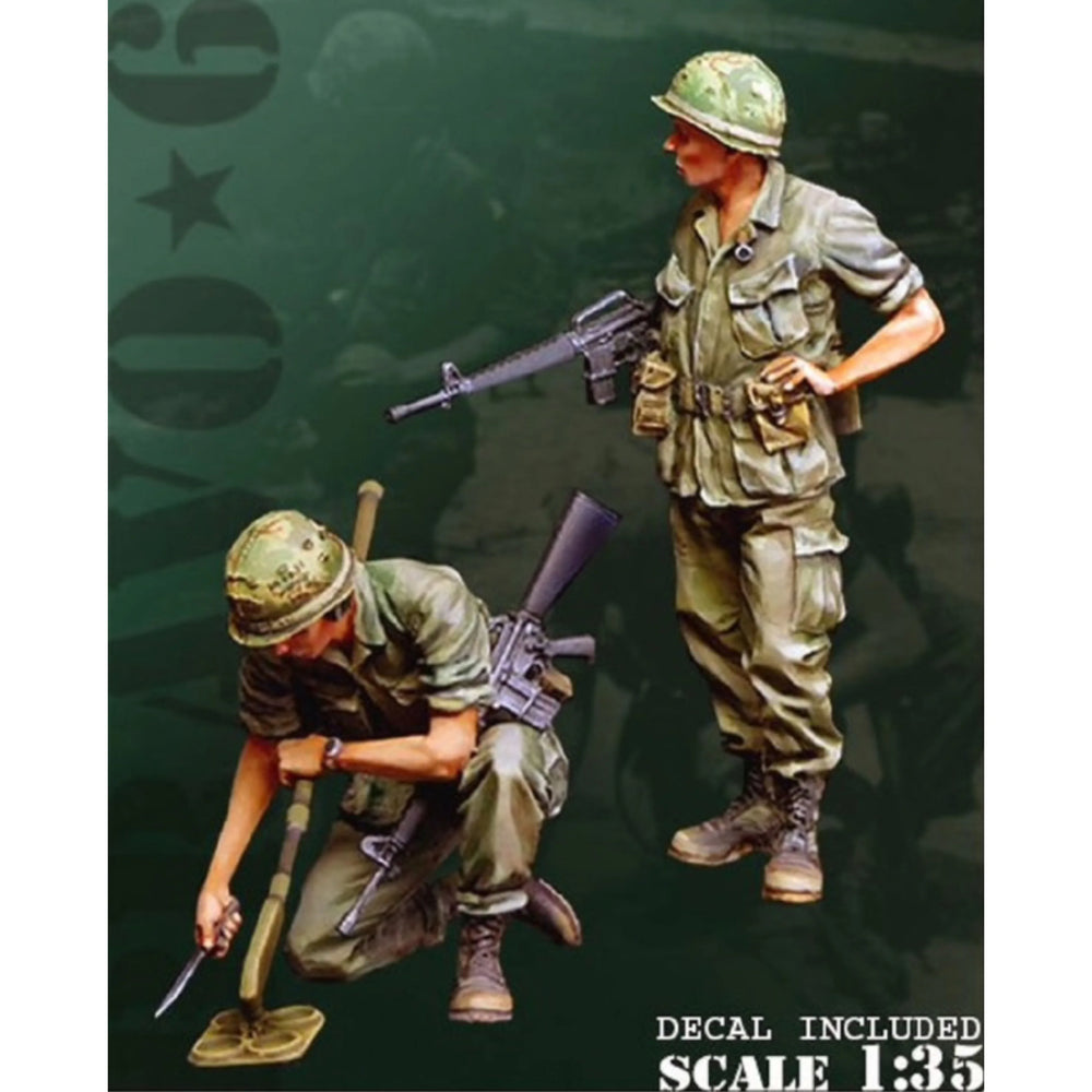 1/35 WWII Infantry Soldiers in Combat, 4 Figures, Resin Model Figure Kit, Unassembled and Unpainted