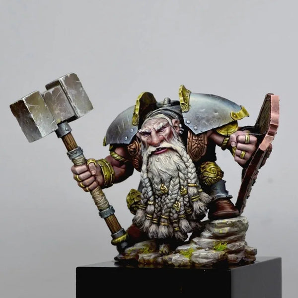 1/32 Dwarf Berserker with Hammer and Axe, Resin Model Figure Kit, Fantasy Theme, Unassembled and Unpainted