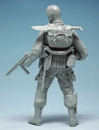 1/16 Modern Tactical Operator with Rifle, Resin Model Figure Kit, Unassembled and Unpainted