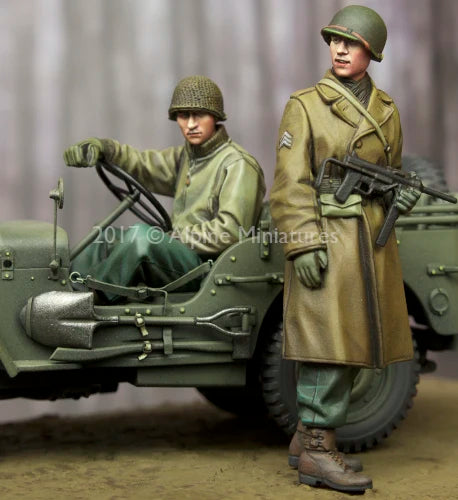 1/35 Modern US NCO & Driver, 2 Figures, Resin Model Figure Kit, Military Theme, Unassembled and Unpainted