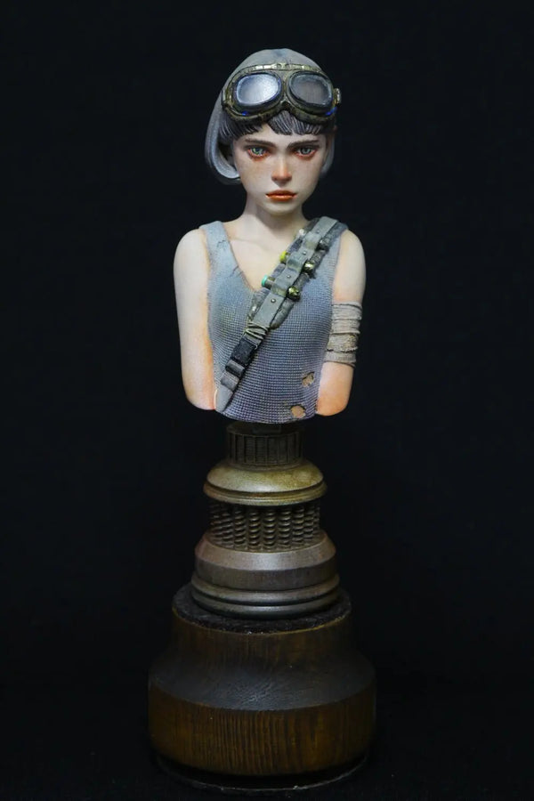Female Survivor, Resin Model Bust Kit, Fantasy Theme, Unassembled and Unpainted