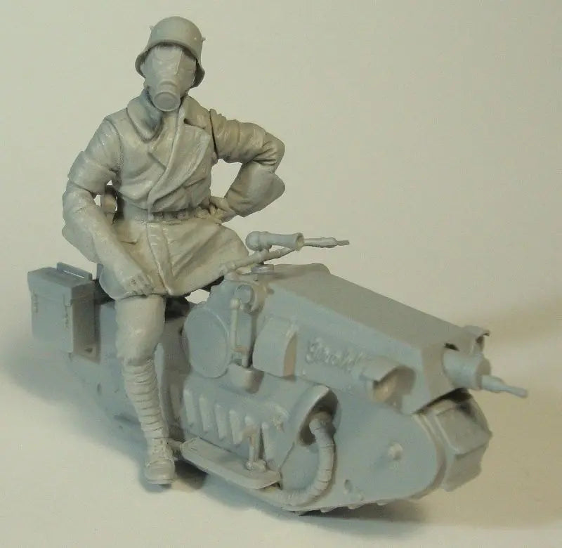 1/35 WWII Soldier with Motorcycle & Sidecar, Resin Model Figure Kit, Unassembled and Unpainted