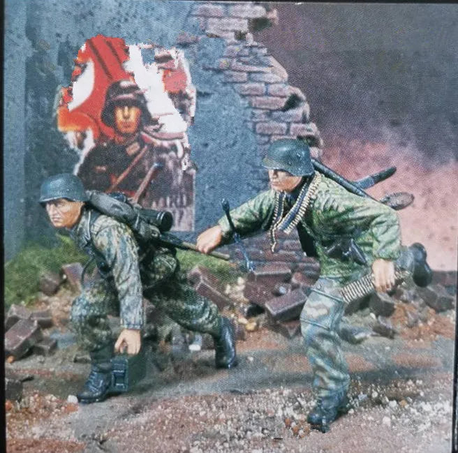 1/35 WWII Soviet Infantryman Charging with Rifle, Resin Model Figure Kit, Unassembled and Unpainted
