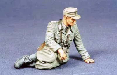 1/35 WWII German Panzer Tank with Crew, 4 Figures, Resin Model Vehicle Kit, Unassembled and Unpainted