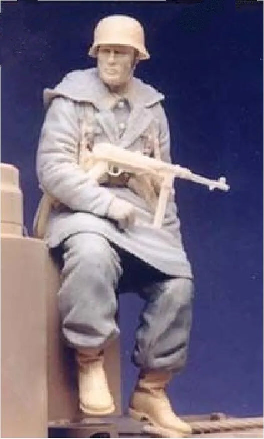 1/16 Modern Soldier Seated, Resin Model Figure Kit, Unassembled and Unpainted