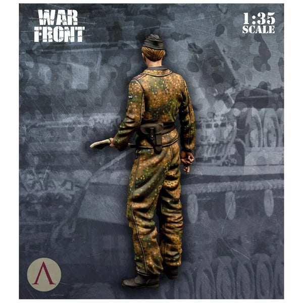 1/35 WWII German Infantry in Splinter Camouflage, Resin Model Figure Kit, Unassembled and Unpainted
